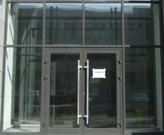 Комплект наружных алюминиевых дверей