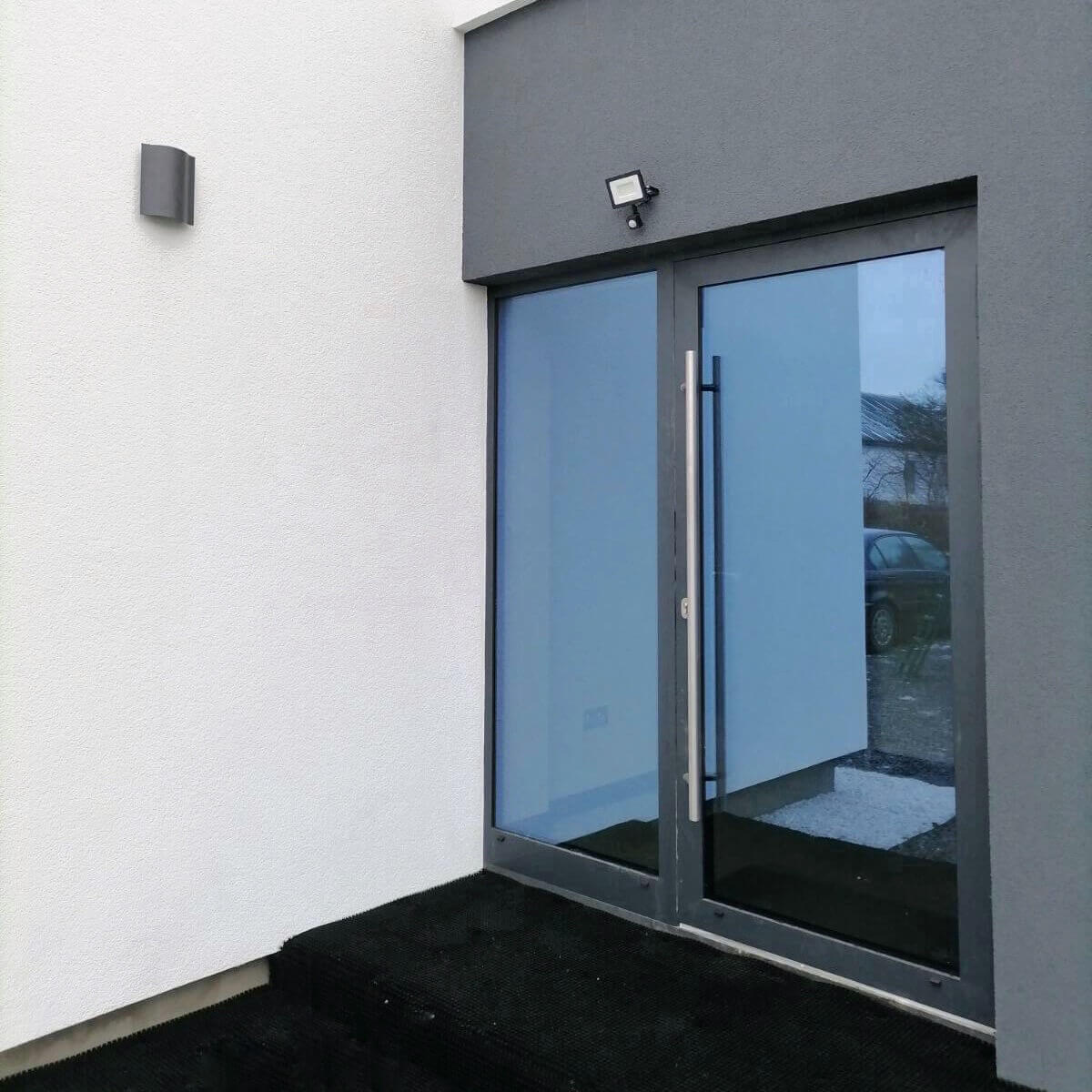 Входная дверь в частном доме в Гродно | 2022