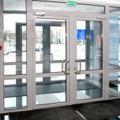 Алюминиевые двери со стеклопакетами внутренние