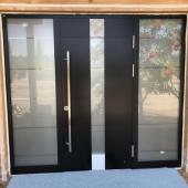 Входные двери со стеклопакетом