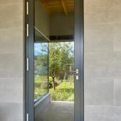 Алюминиевая дверь со стеклопакетом Calida Glass