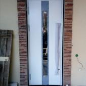 Входная дверь в частный дом в Минске
