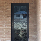 Дверь со скрытыми петлями Calida Glass