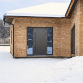 Дверь в дом из газосиликата 