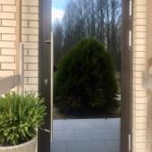 Алюминиевая дверь со стеклопакетом Calida Glass