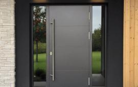 Двери в дом