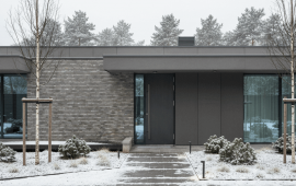 Двери в дом